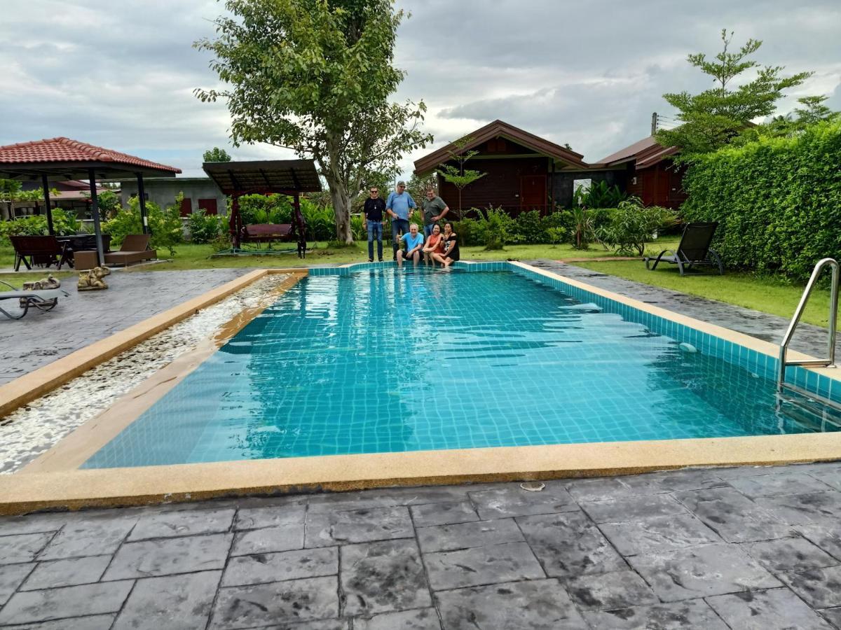 Relax Garden House Hotel Chiang Mai Exterior photo