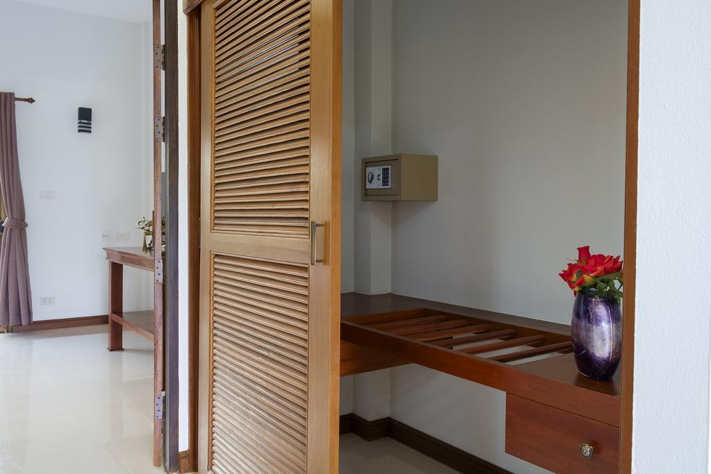 Relax Garden House Hotel Chiang Mai Exterior photo