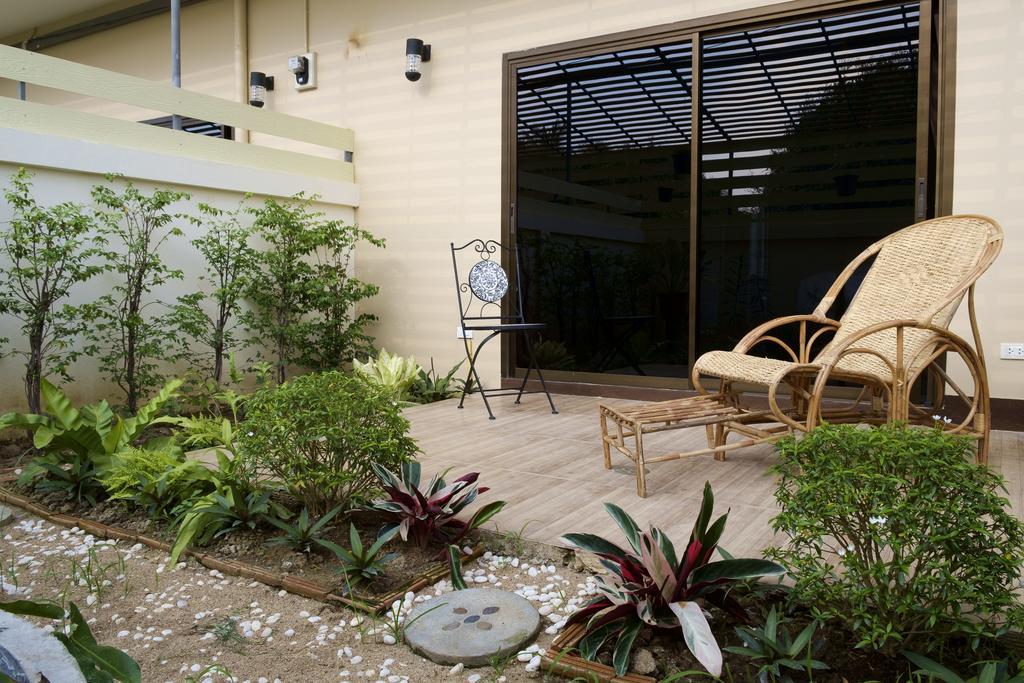 Relax Garden House Hotel Chiang Mai Exterior photo