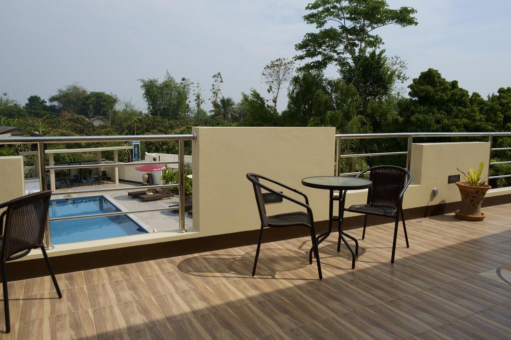 Relax Garden House Hotel Chiang Mai Exterior photo