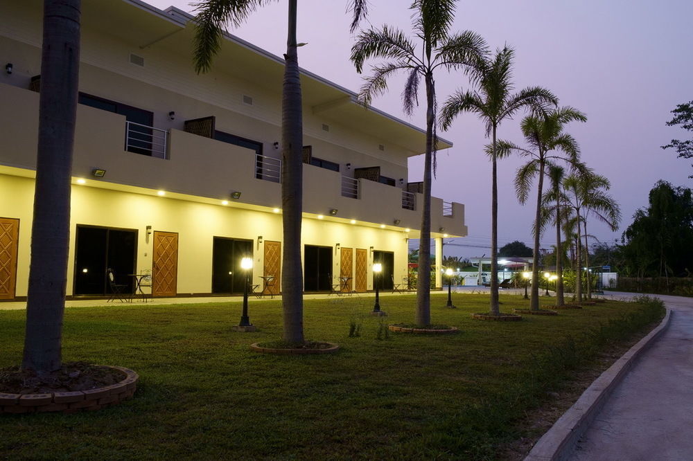 Relax Garden House Hotel Chiang Mai Exterior photo