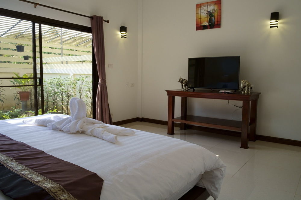 Relax Garden House Hotel Chiang Mai Exterior photo