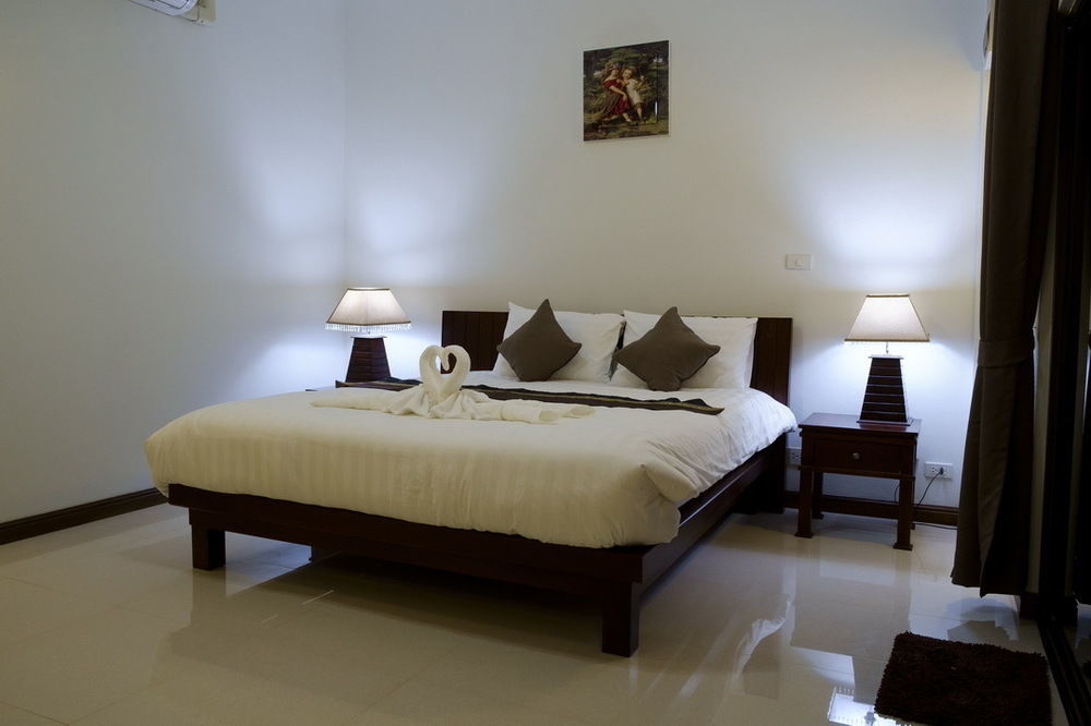 Relax Garden House Hotel Chiang Mai Exterior photo