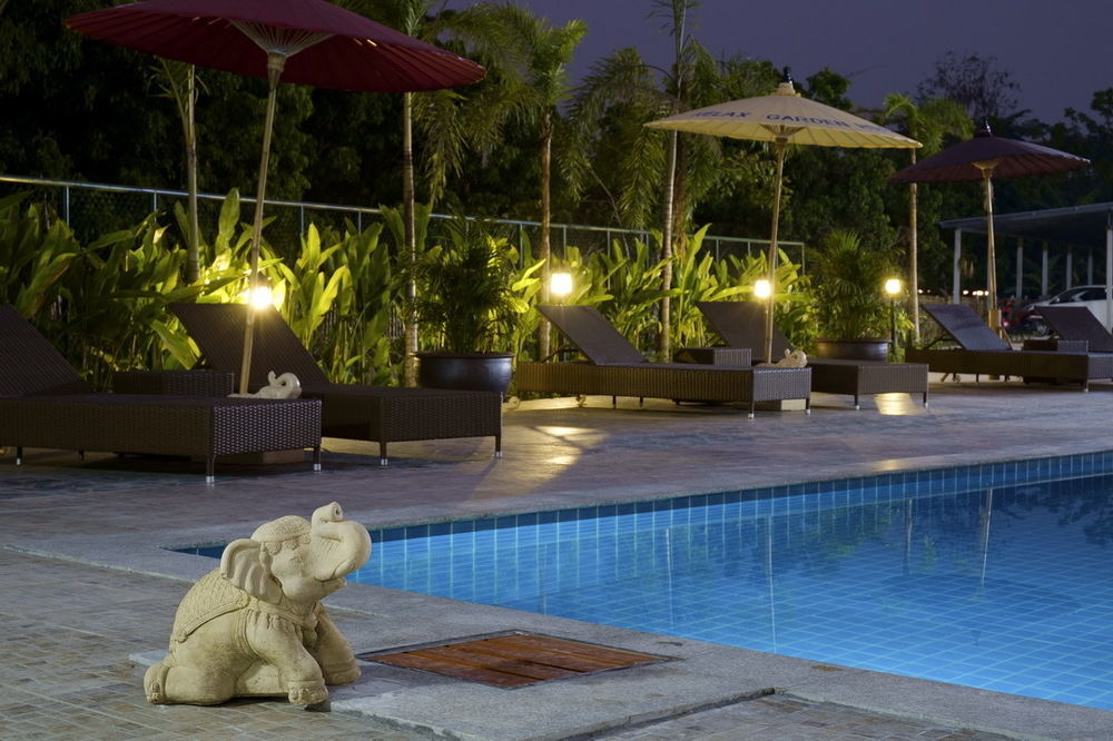 Relax Garden House Hotel Chiang Mai Exterior photo