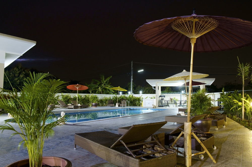 Relax Garden House Hotel Chiang Mai Exterior photo