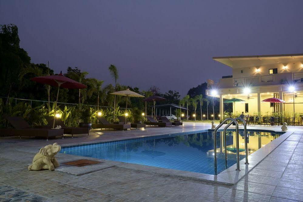 Relax Garden House Hotel Chiang Mai Exterior photo