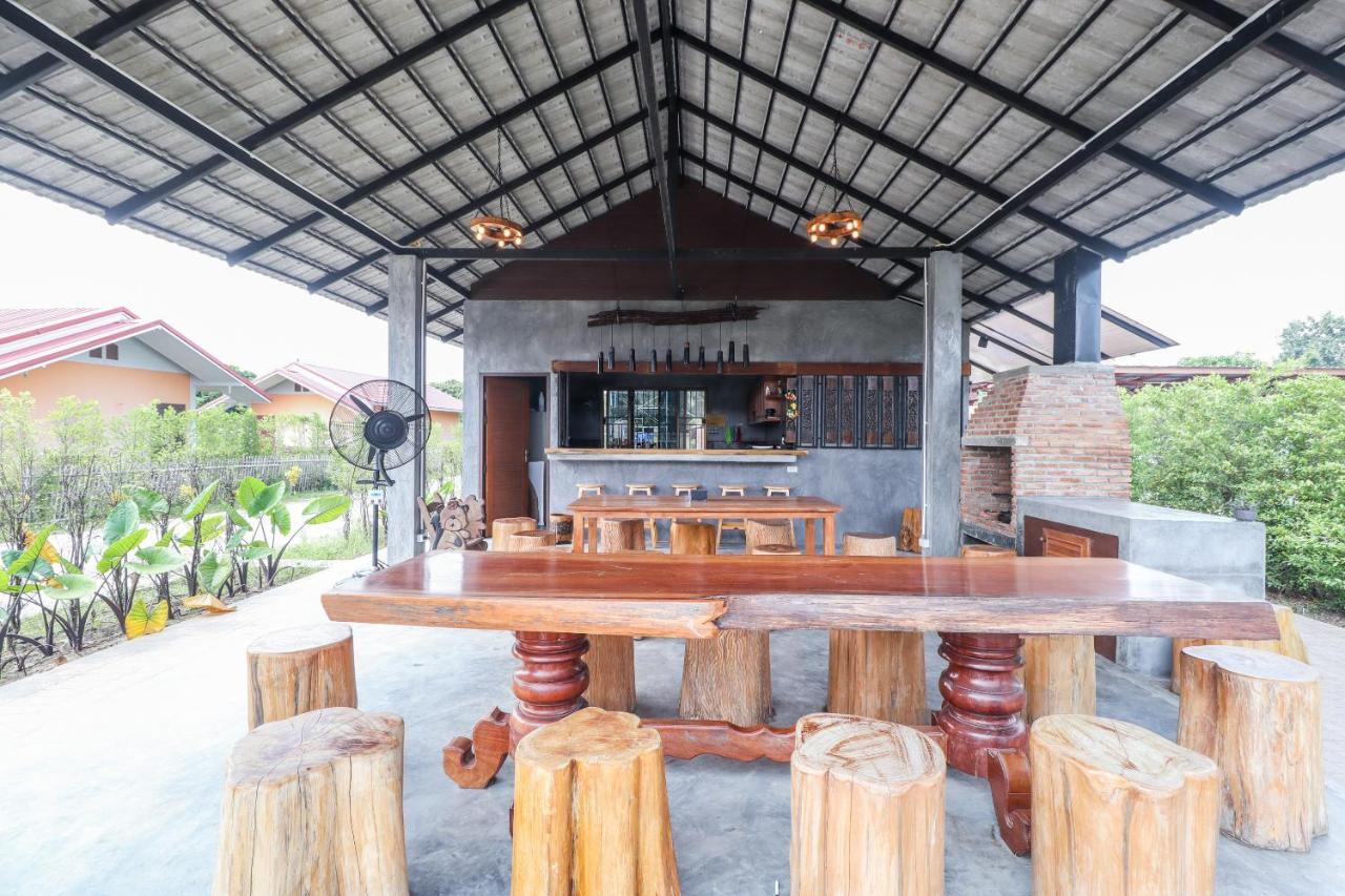 Relax Garden House Hotel Chiang Mai Exterior photo